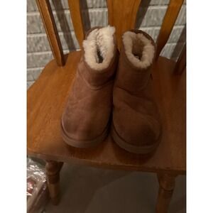 UGG Classic‎ Short Brown Suede Leather Shearling Lined Winter Boots